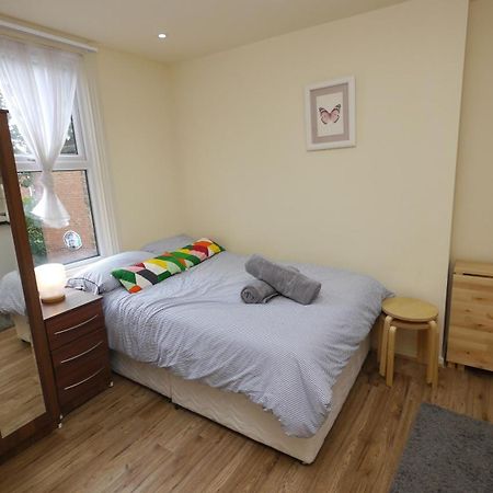 Studio 20 Ash Aparthotel ลอนดอน ภายนอก รูปภาพ